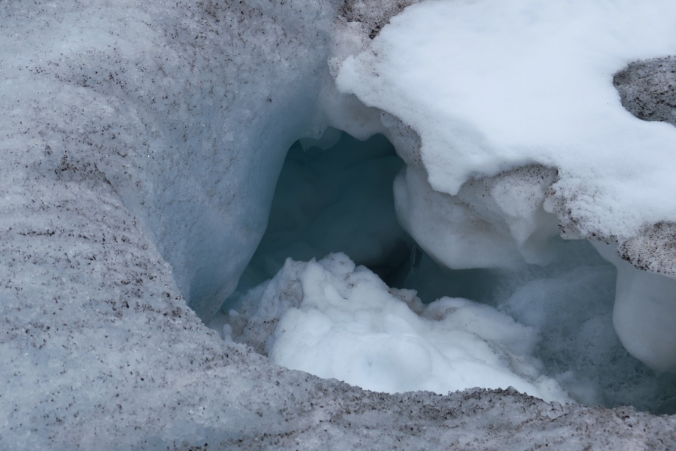 119-glacial_feature-looking_into_the_hole