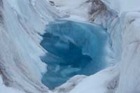 086-zoom_view_of_the_glacial_pool